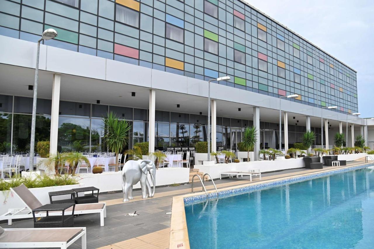 Radisson Blu Hotel, Abidjan Airport Buitenkant foto