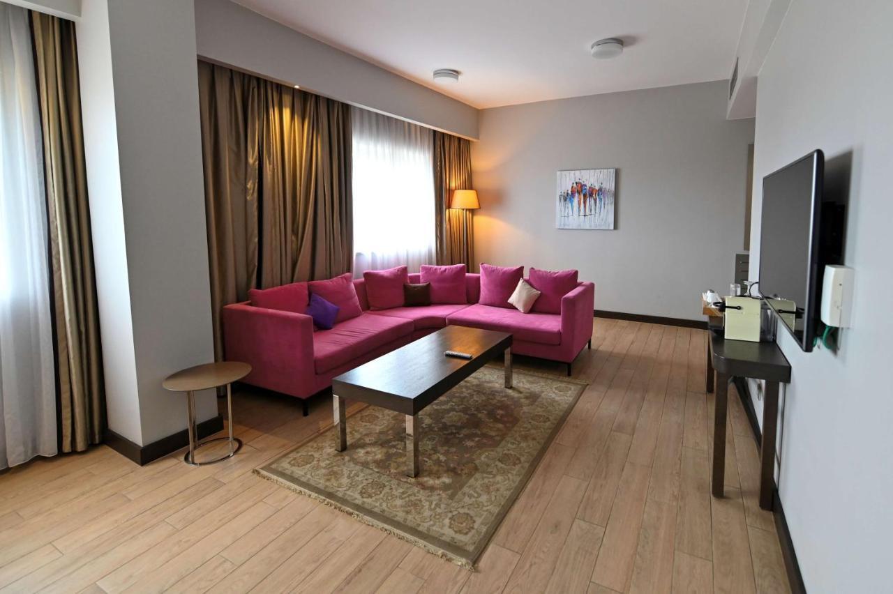 Radisson Blu Hotel, Abidjan Airport Buitenkant foto