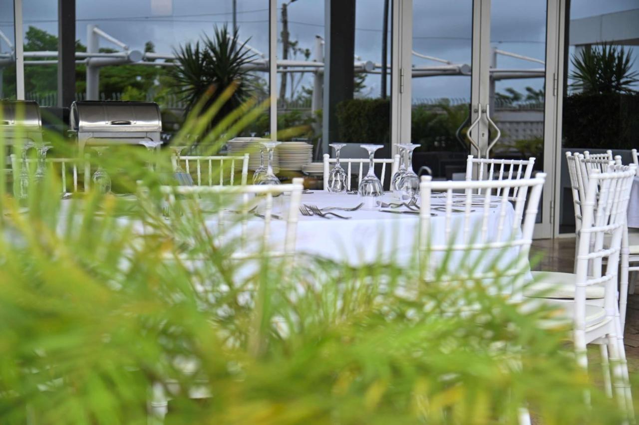 Radisson Blu Hotel, Abidjan Airport Buitenkant foto