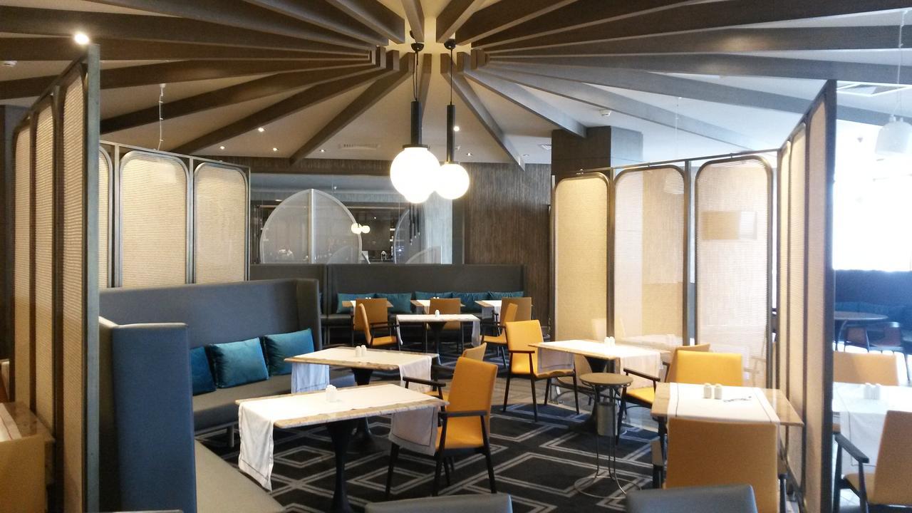 Radisson Blu Hotel, Abidjan Airport Buitenkant foto