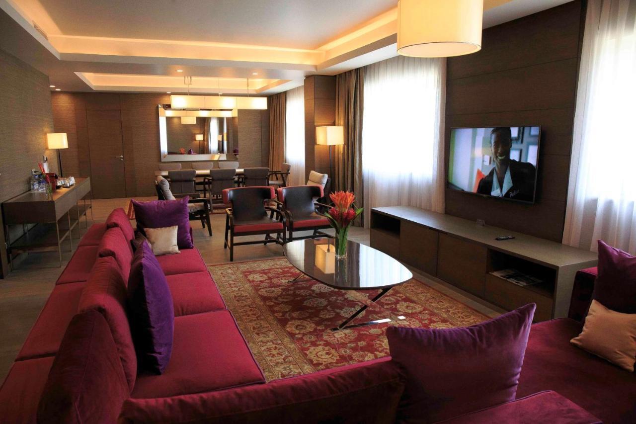 Radisson Blu Hotel, Abidjan Airport Buitenkant foto